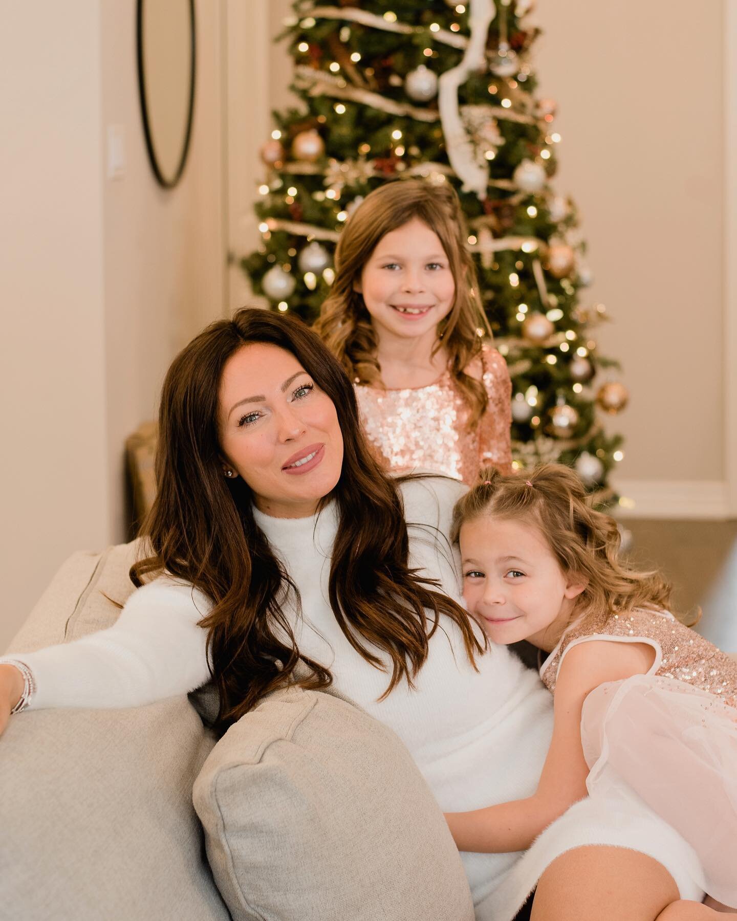 Wishing everyone a very happy and safe holiday from me and my girls.
🎄⭐️🎅🏻❤️.
.
.
. #readthehashtags 
.
#familypictures #letsallsmile #smileorelse #dontouchmyhair #arewealmostdone #imhungry #kidscomplaining #imoverit 
#happyholidays #isittho #husb