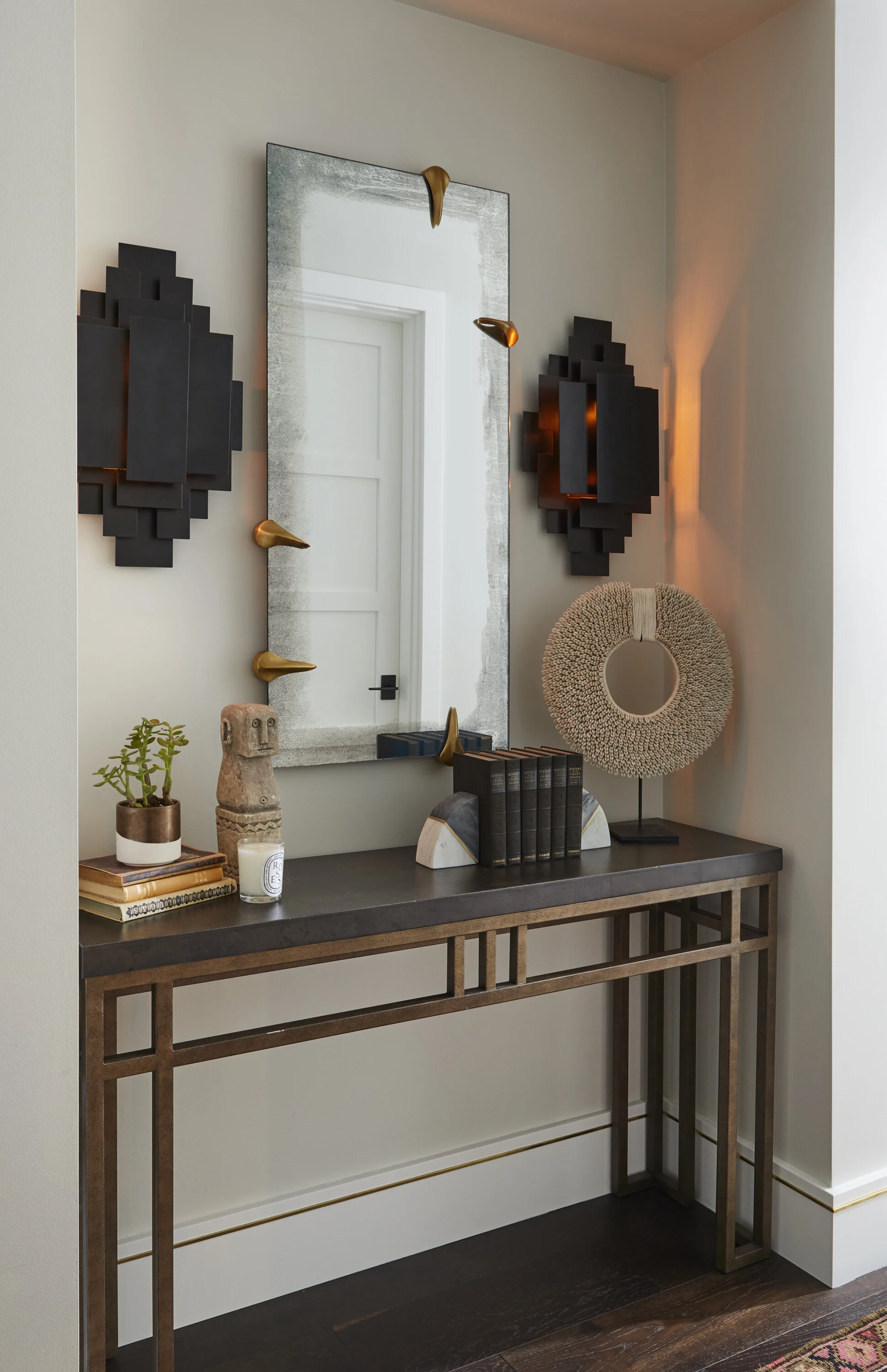 LUXEPNW_ALLISONLIND_HALLDETAIL.jpg