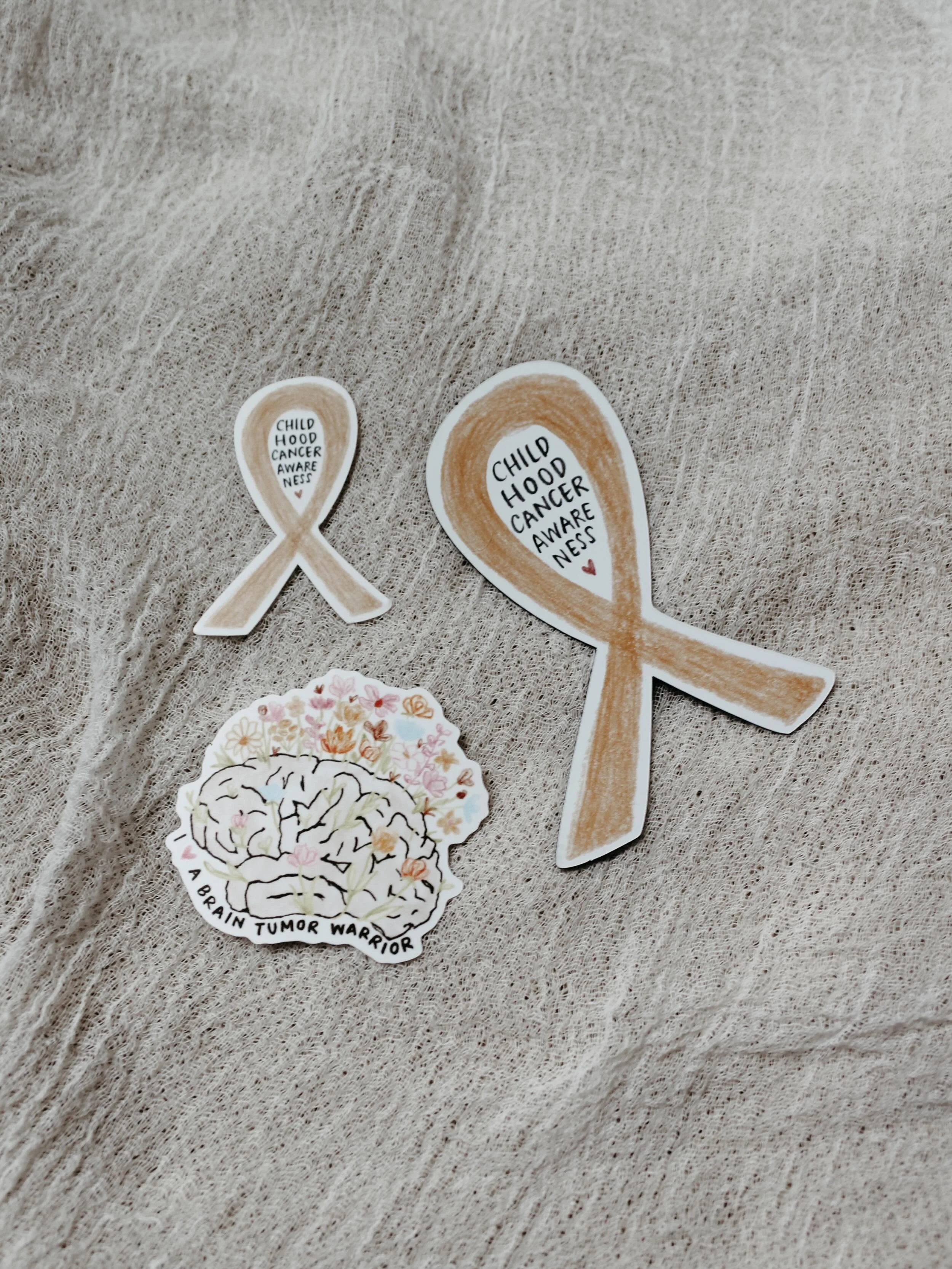 MAY aka BRAIN TUMOR AWARENESS month is almost over!! all profits from brain tumor awareness set are donated to @rawoodfound, and all donations are being matched til the end of the month! help us double the impact and grab your set today. 

lewis pain