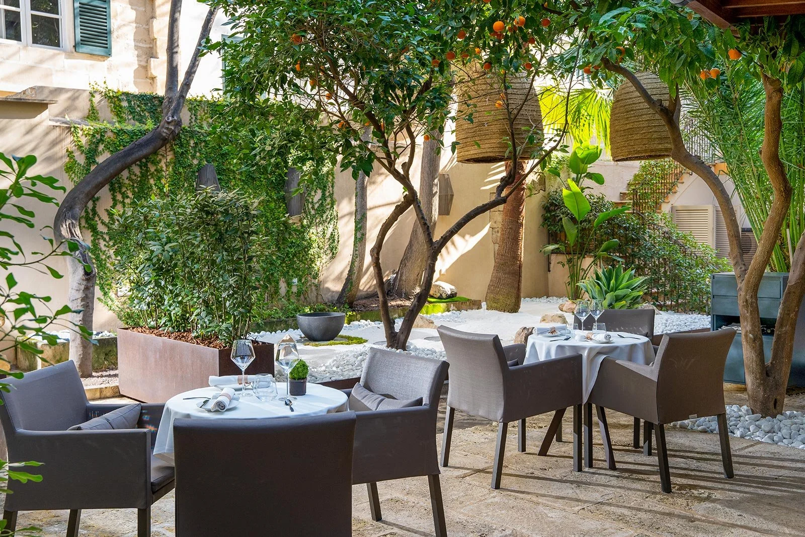 restaurant-fera-palma-garden-02.jpg
