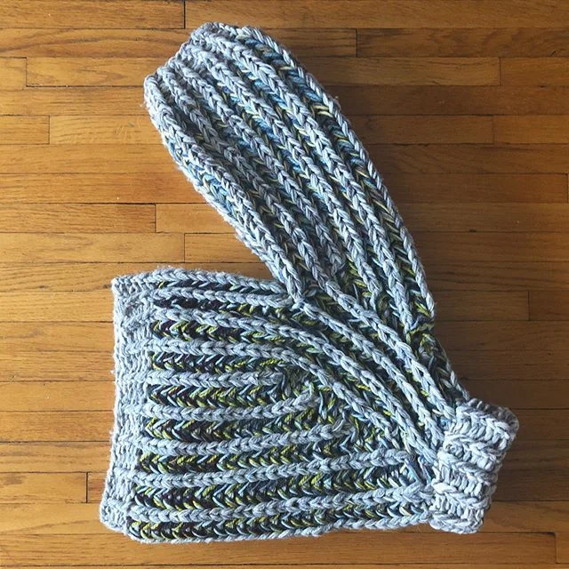 Made a fun lil destash sweater last holiday weekend. No pattern but completely inspired by @laerkebagger and all that she does with scrap knitting 🙏💖 #knit #knitting #knitter #knitwear #laerkebagger #handknit #handknit #handmade #slowfashion #wool 