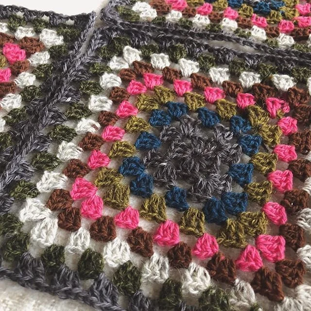 If you&rsquo;ve seen my recent stories, you&rsquo;ll know what I&rsquo;m making...... #crochet #grannysquares #fall2020readytowear #sweater #crochetrunway #crochetersofinstagram #seanewyork #destash #yarn #handmade #handicraft #color