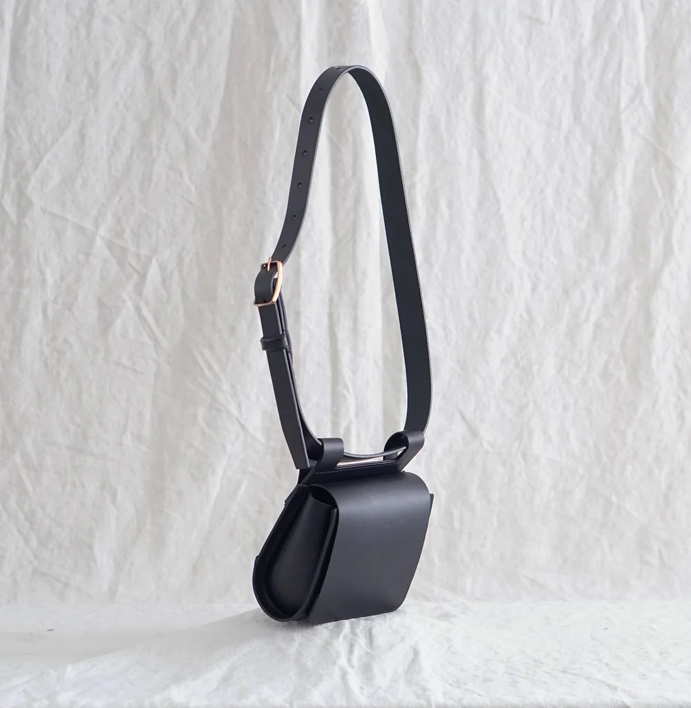 LEATHER FIELD SATCHEL color:black（This Green Fields black leather 