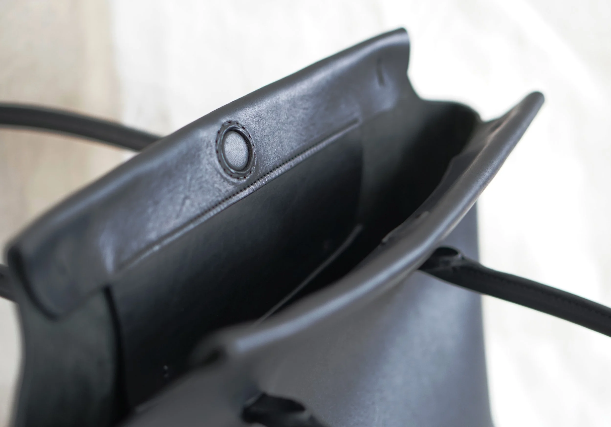 MISSIONT0TE-BLK-DETAIL.jpg