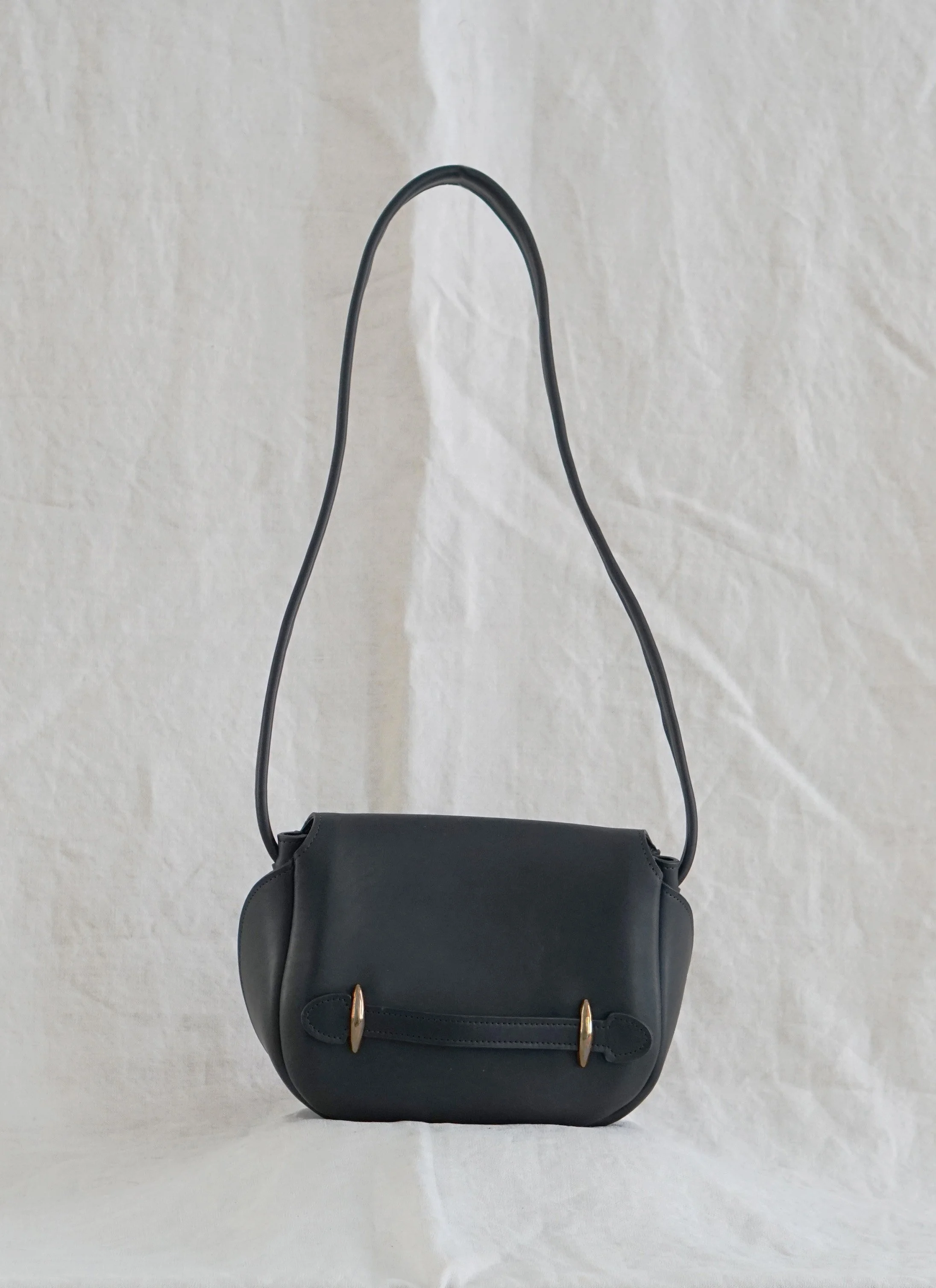 Swan bag in black