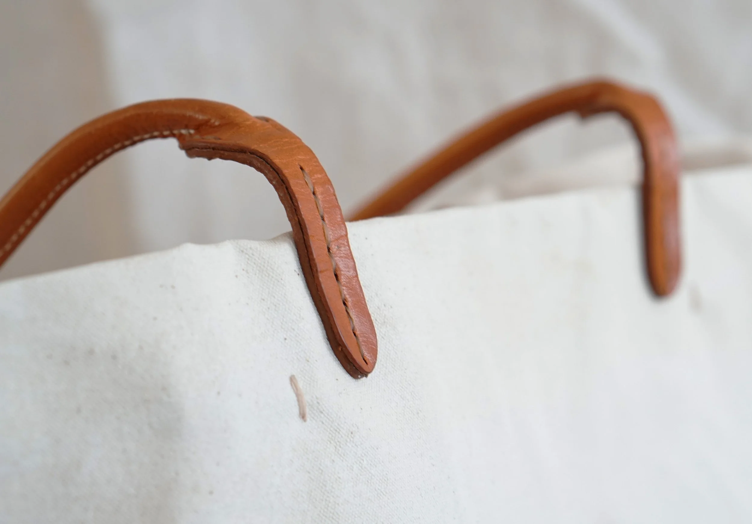 CANVASTOTE-HANDLEDETAIL.jpg