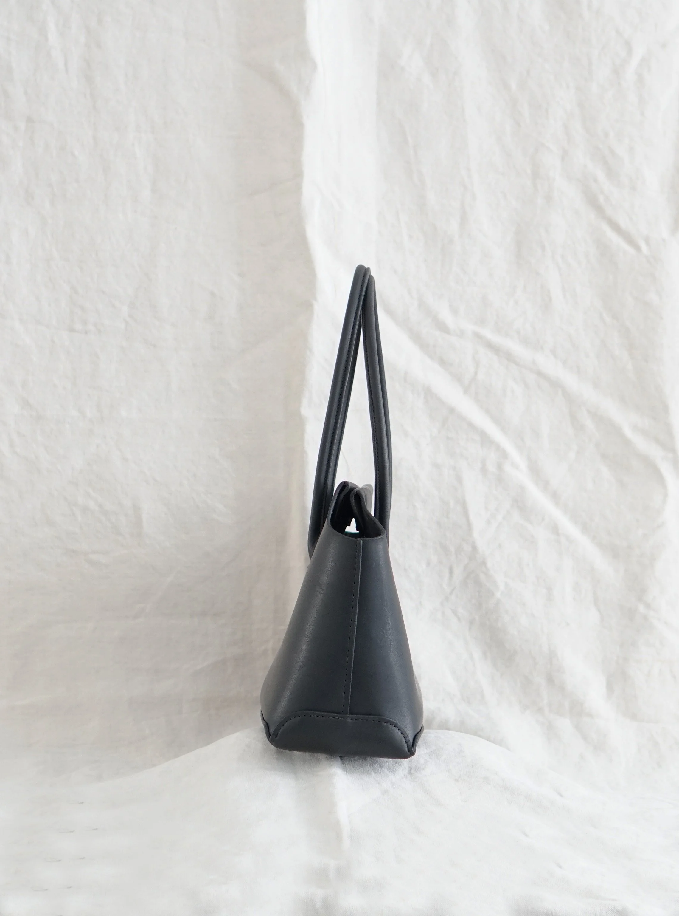 MISSIONTOTEBLK-SIDE.jpg