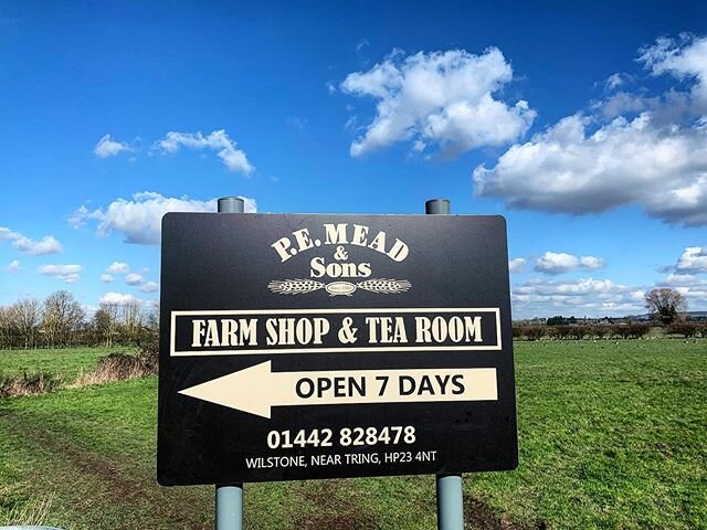 Always a good idea after a good country walk 🥾 ☕️🍰
.
Family run Farmshop and tea room, just a stones throw from Wilstone Reservoir 🇬🇧
.
#farm #farming #farmshop #wilstone #wilstonereservoir #countryside #british #britishfarming #tearooms #agricul