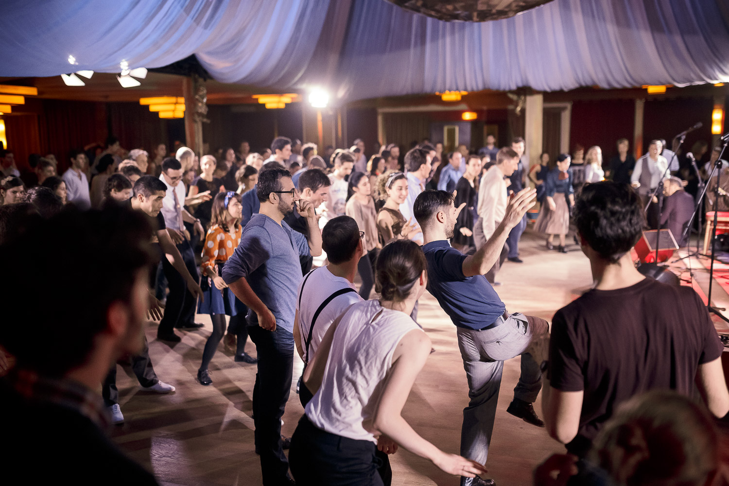  Bal Swing au Chalet du Lac avec Swing Deluxe                           ___________                                                                                       http://www.ebobrie.com/shake-that-swing-parties                           https: