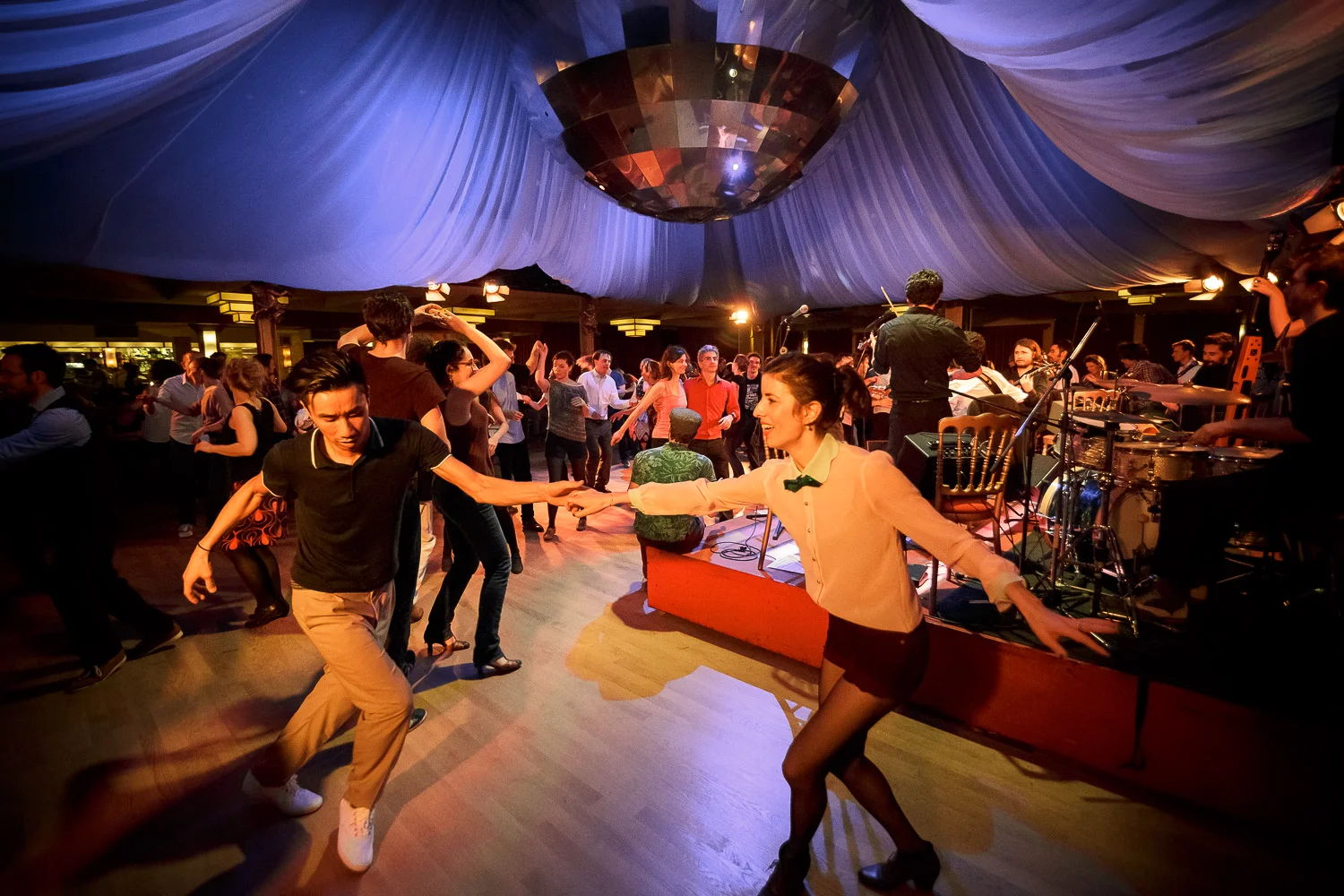 Bal Swing au Chalet du Lac avec Swing Deluxe ___________ http://www.ebobrie.com/shake-that-swing-parties https://www.facebook.com/photosForDancersOnly