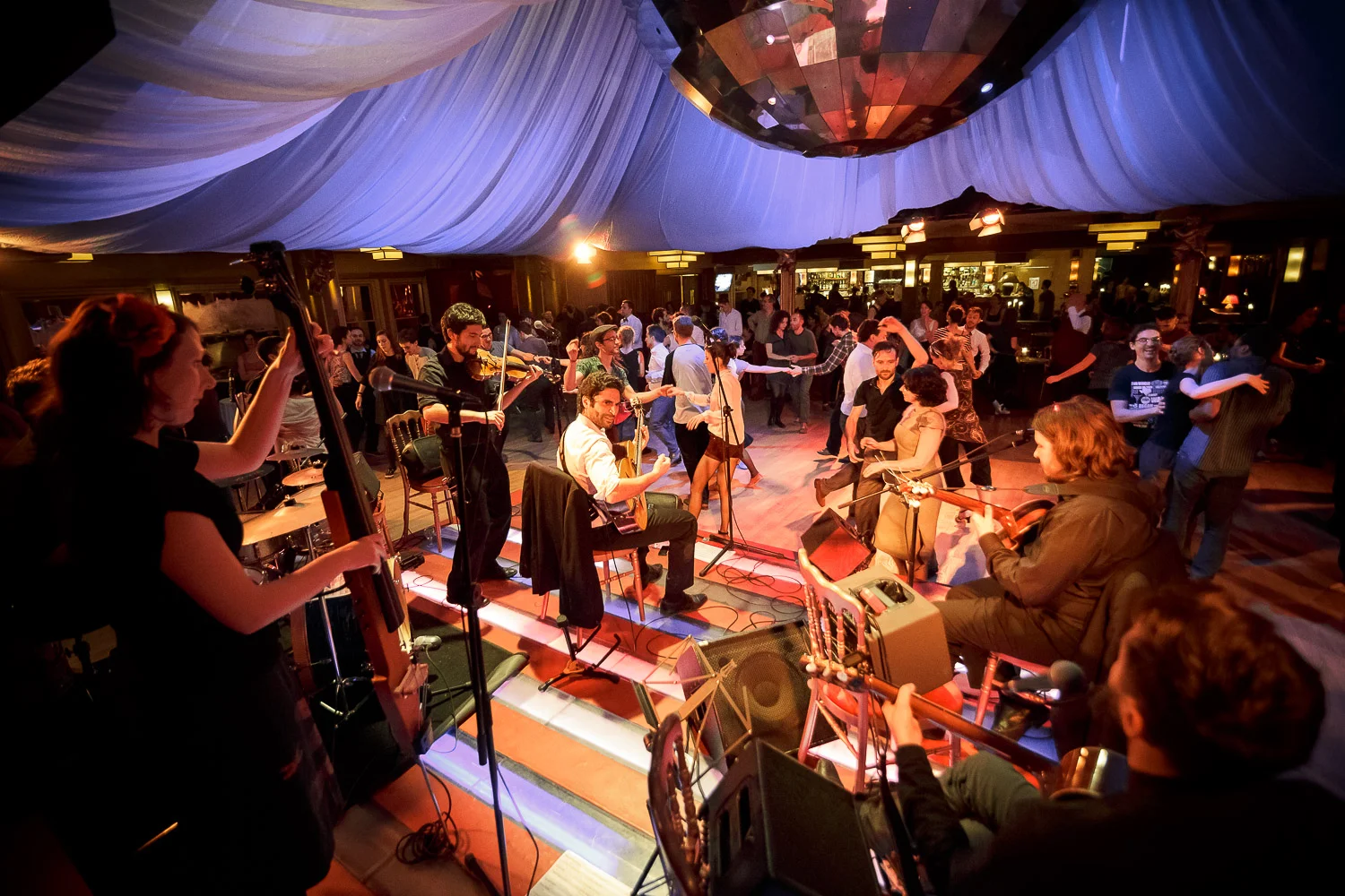 Bal Swing au Chalet du Lac avec Swing Deluxe ___________ http://www.ebobrie.com/shake-that-swing-parties https://www.facebook.com/photosForDancersOnly