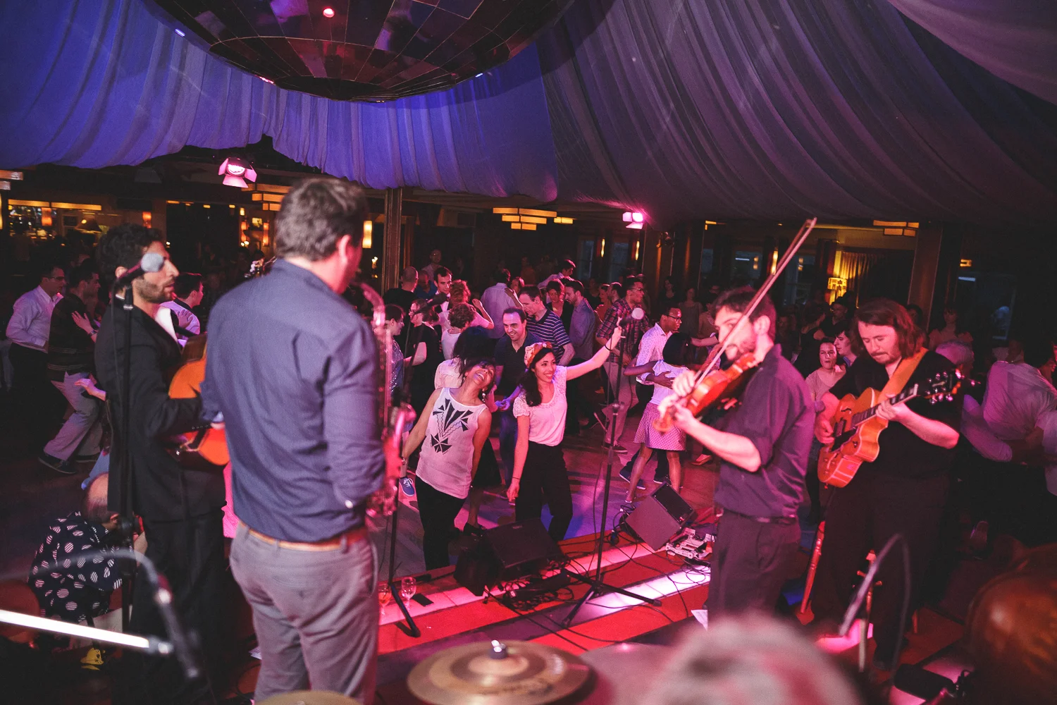 Bal Swing au Chalet du Lac avec Swing Deluxe. For Dancers Only: http://d.pr/1fEEY - http://www.ebobrie.com/chalet-du-lac-24052015
