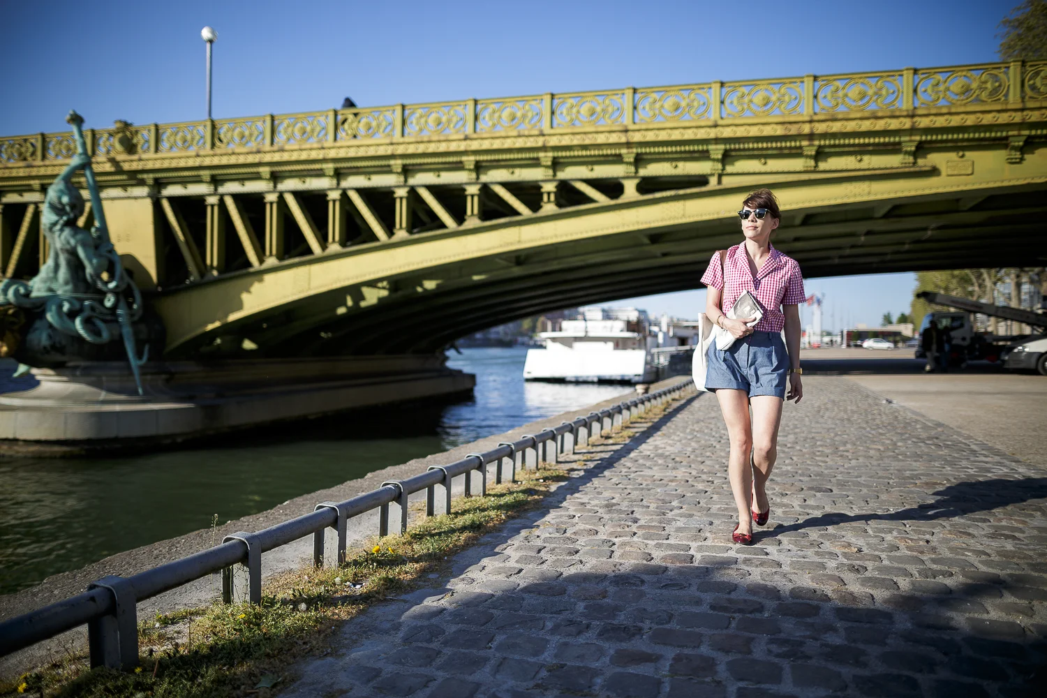 Alchimie.paris x Oh Suzy -
http://www.ebobrie.com/alchimie-x-oh-suzy/
http://alchimie.paris/alchimie-paris-vous-presente-son-alchimie-9/
http://www.ohsuzy.fr/