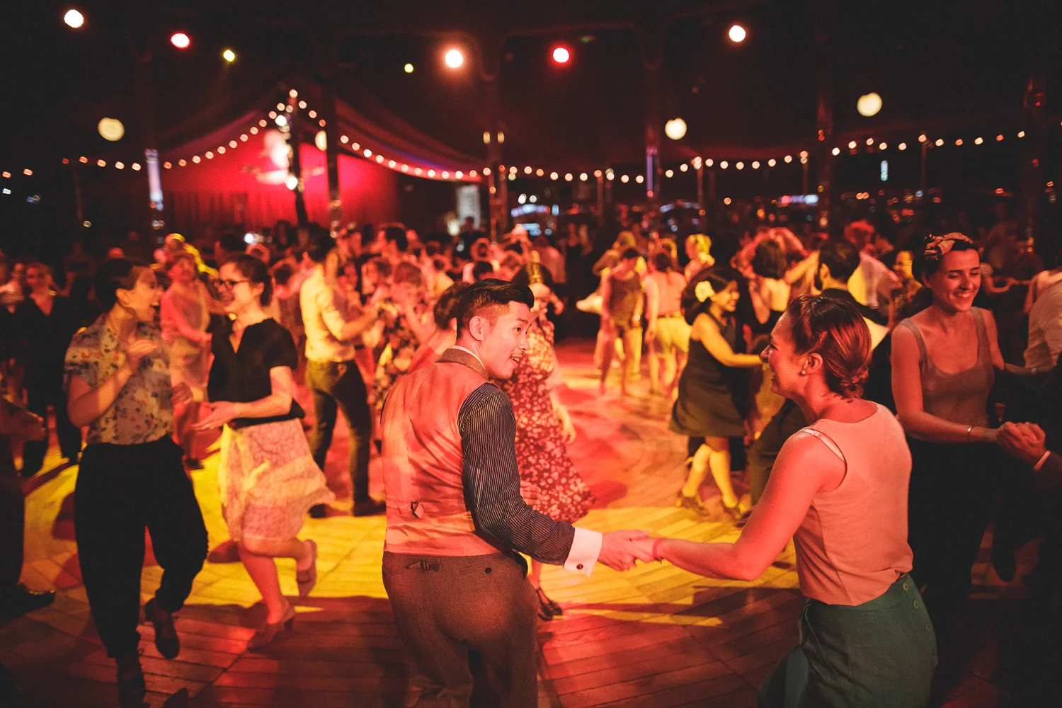Festival Swingin Paris 2015, avec Brotherswing. Vendredi soir au Cabaret Sauvage. Crédit Photo: For Dancers Only (http://d.pr/1fEEY) - http://www.ebobrie.com/swingin-paris-2015/