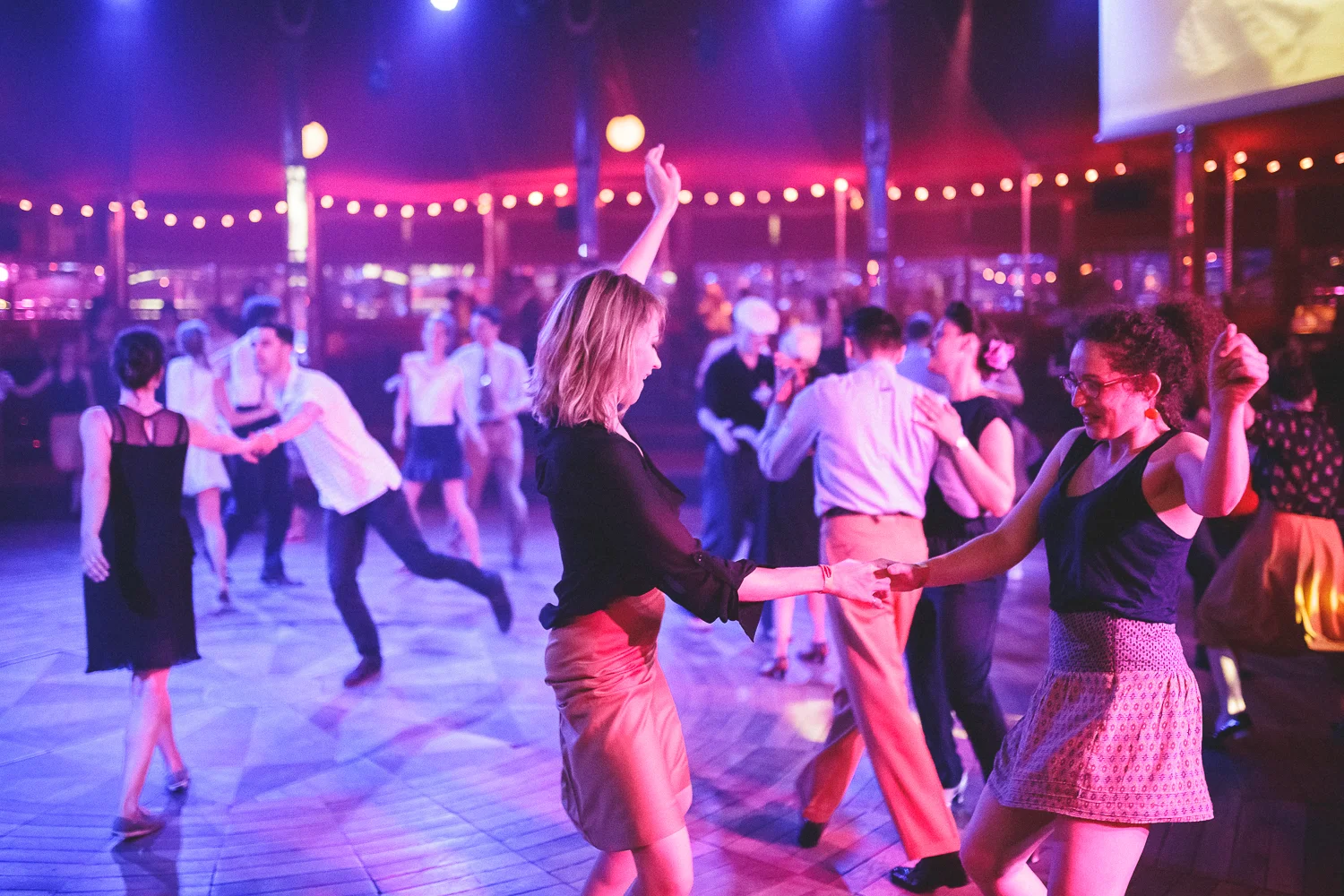 Festival Swingin Paris 2015, avec Brotherswing. Vendredi soir au Cabaret Sauvage. Crédit Photo: For Dancers Only (http://d.pr/1fEEY) - http://www.ebobrie.com/swingin-paris-2015/