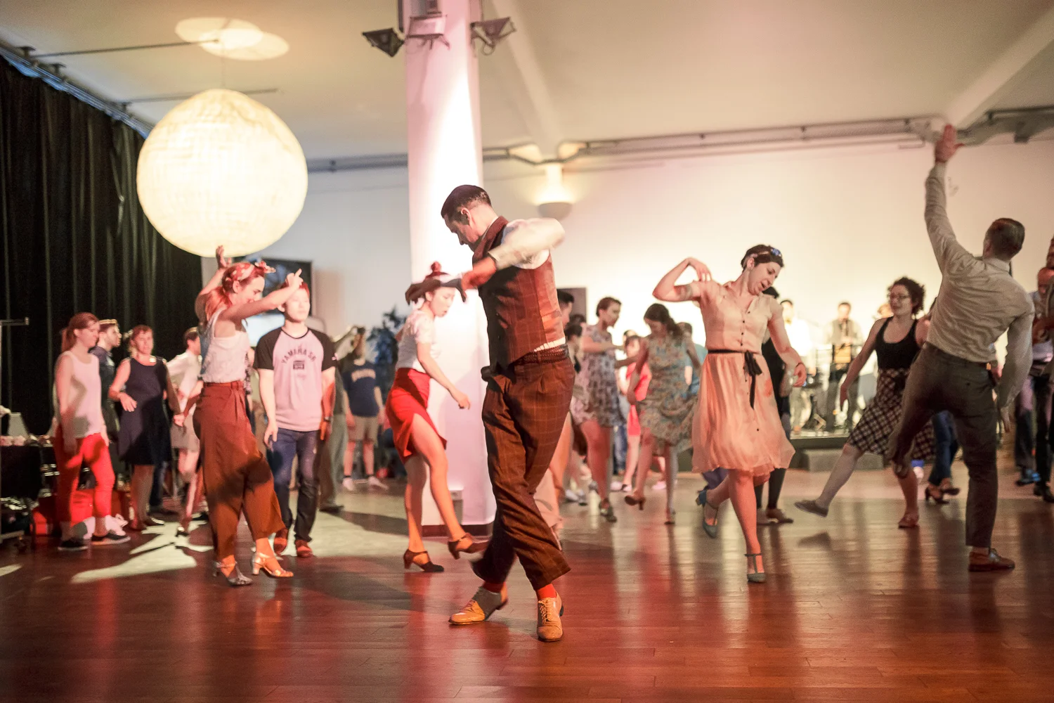 Festival Swingin Paris 2015, avec Brotherswing. Dimanche soir à La Bellevilloise. Crédit Photo: For Dancers Only (http://d.pr/1fEEY) - http://www.ebobrie.com/swingin-paris-2015/