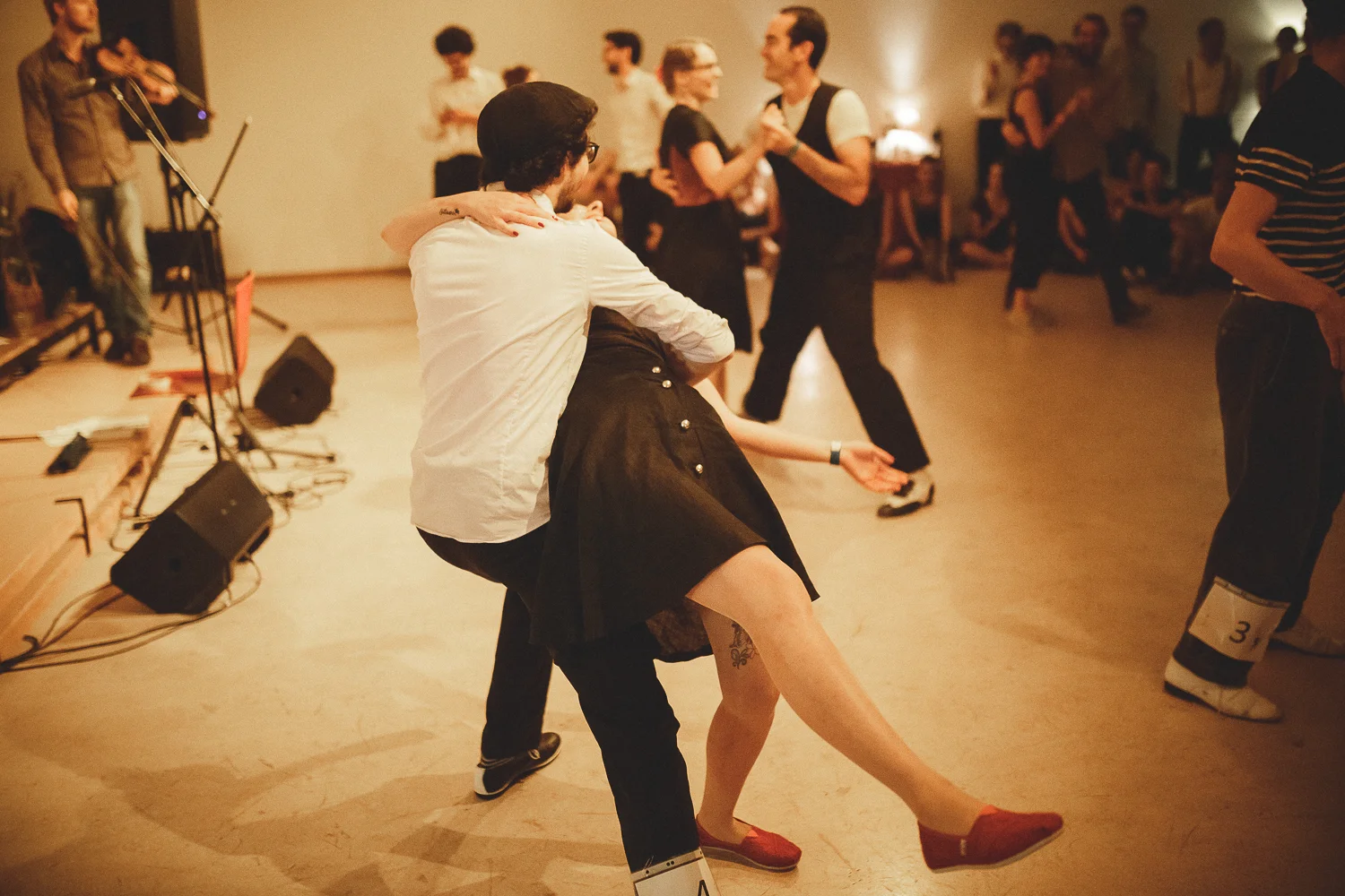 Shake That Lake - For Dancers Only (http://d.pr/1fEEY) - http://www.ebobrie.com/shake-that-lake