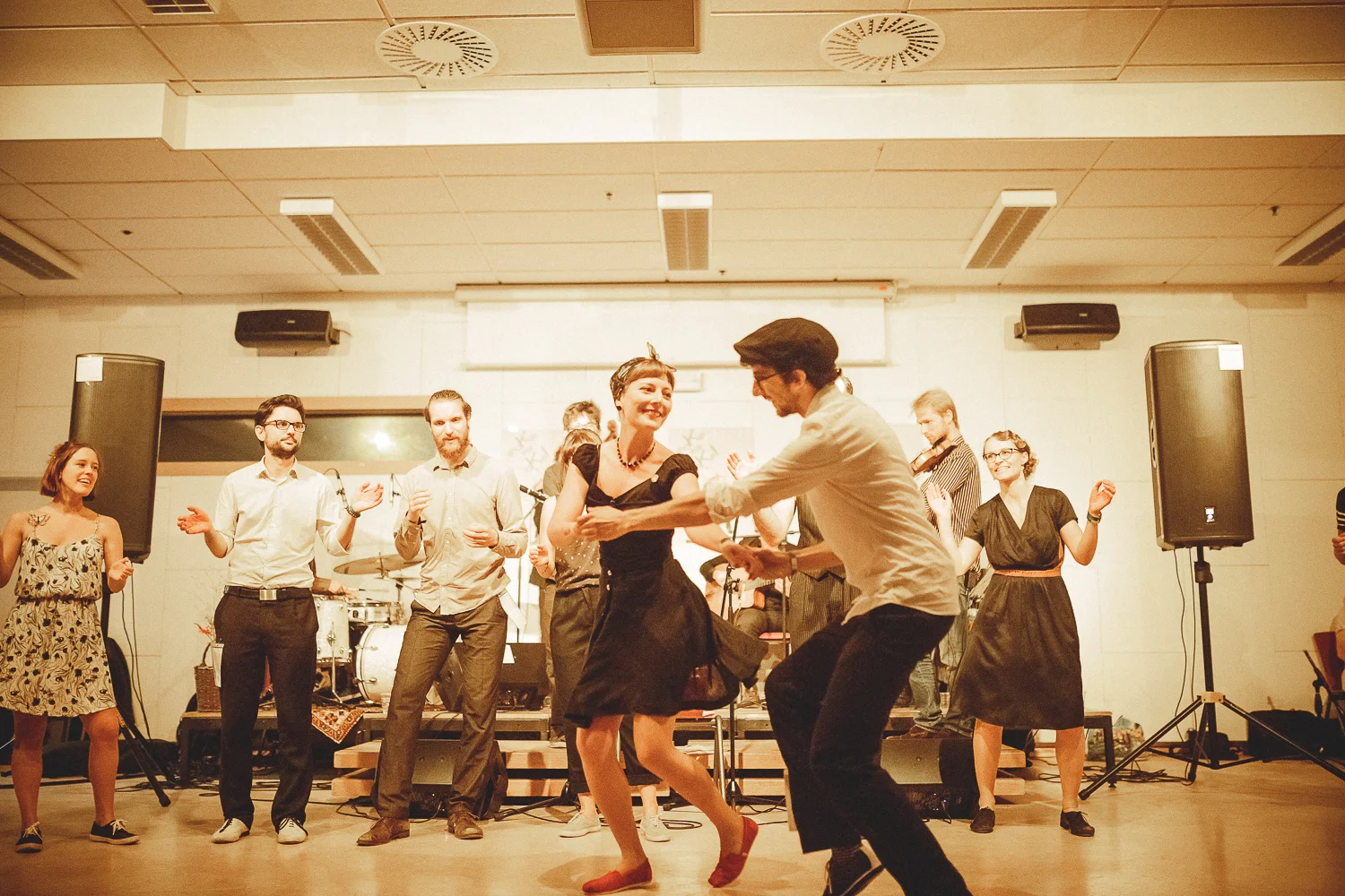 Shake That Lake - For Dancers Only (http://d.pr/1fEEY) - http://www.ebobrie.com/shake-that-lake
