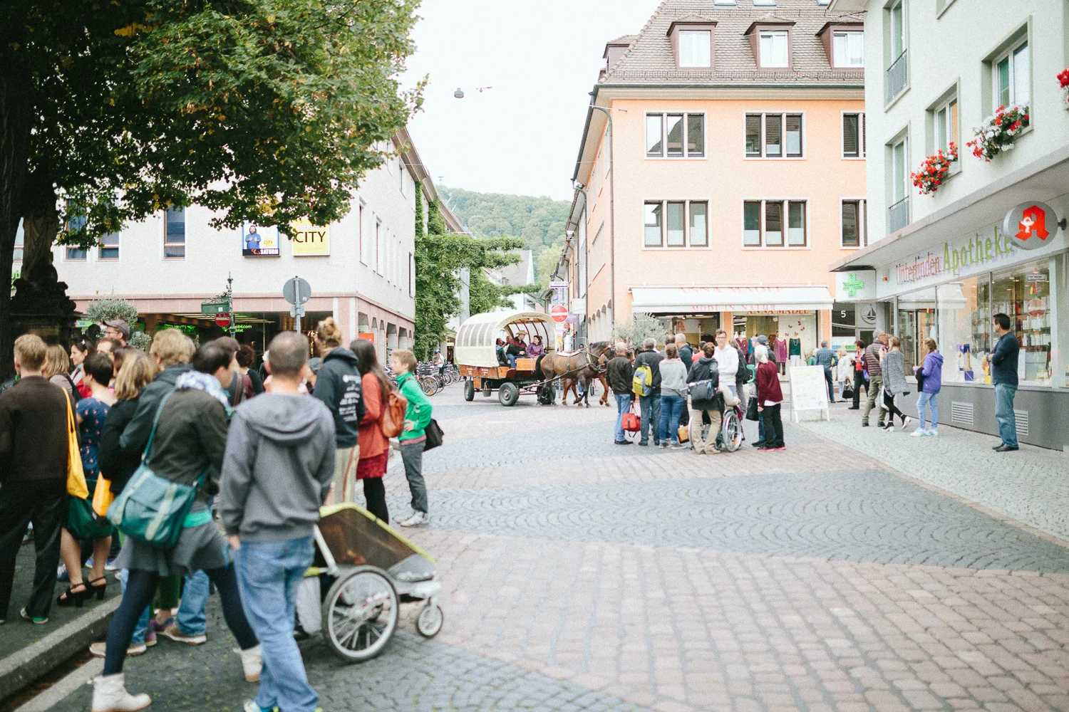 Lindy Cake in Freiburg - Photo Credit: For Dancers Only (http://d.pr/1fEEY) - http://www.ebobrie.com/lindy-cake-2015