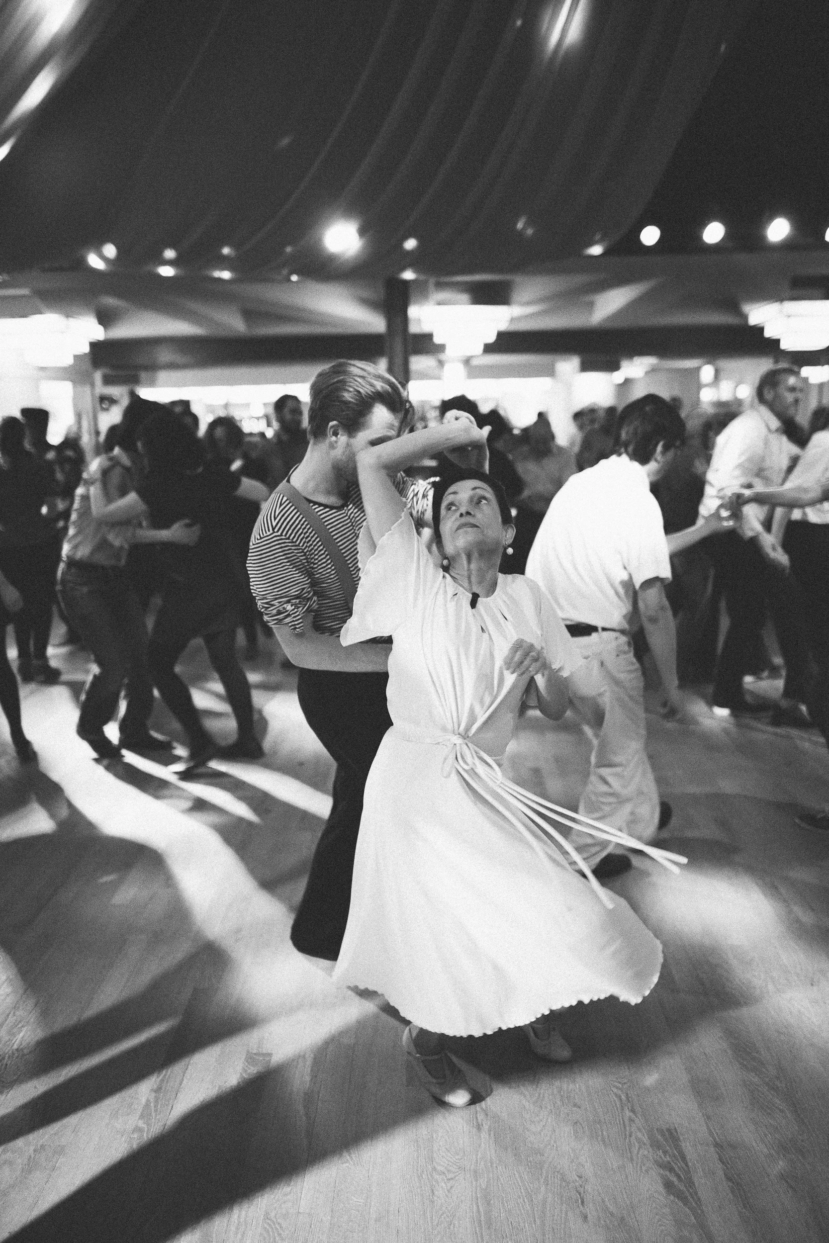 Bal Swing au Chalet du Lac avec Swing Deluxe. Crédit photo: For Dancers Only: http://www.ebobrie.com/chalet-20-03-2016