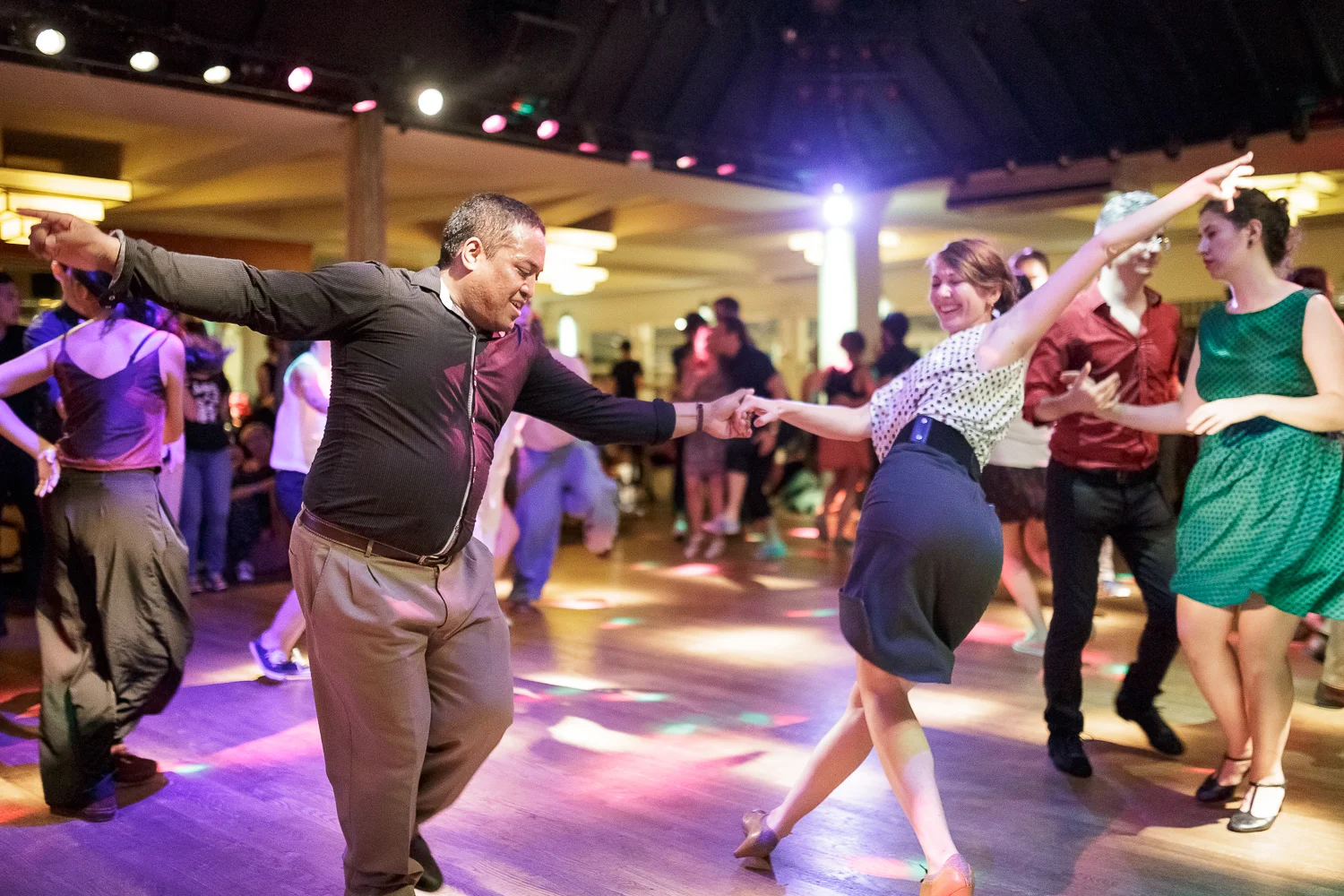 Bal Swing au Chalet du Lac avec Swing Deluxe. For Dancers Only: http://d.pr/1fEEY - http://www.ebobrie.com/chalet-du-lac-11092016/