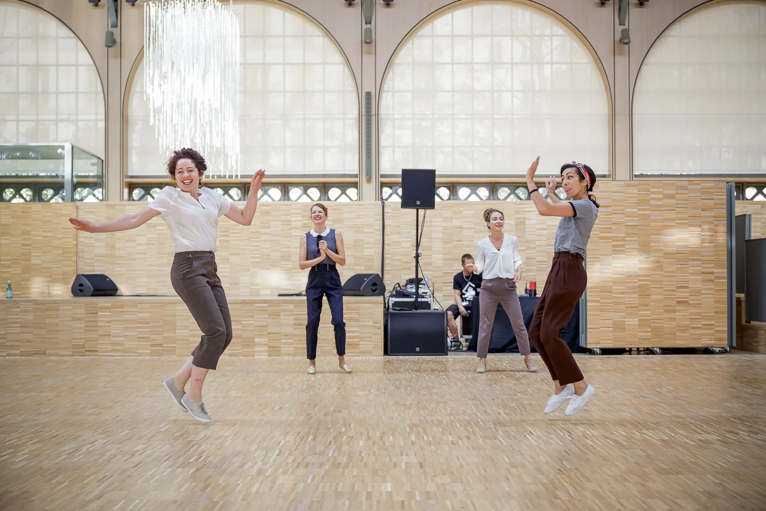 Shake That Swing au Carreau du Temple pour le Forum des associations. http://www.ebobrie.com/shake-that-swing-au-carreau-du-temple-10092016