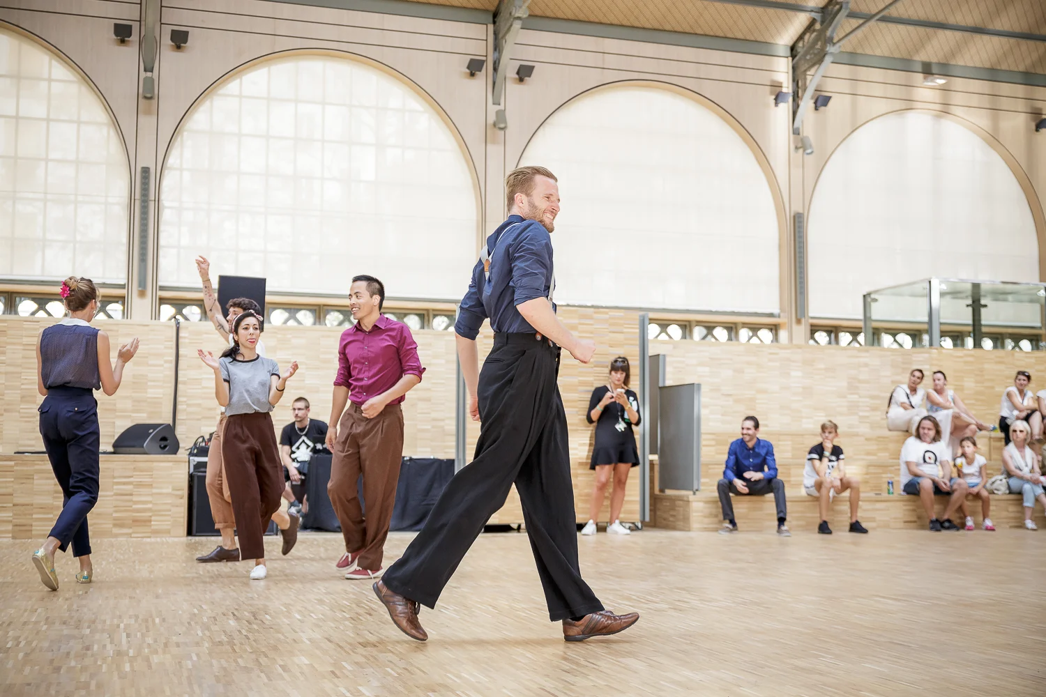 Shake That Swing au Carreau du Temple pour le Forum des associations. http://www.ebobrie.com/shake-that-swing-au-carreau-du-temple-10092016
