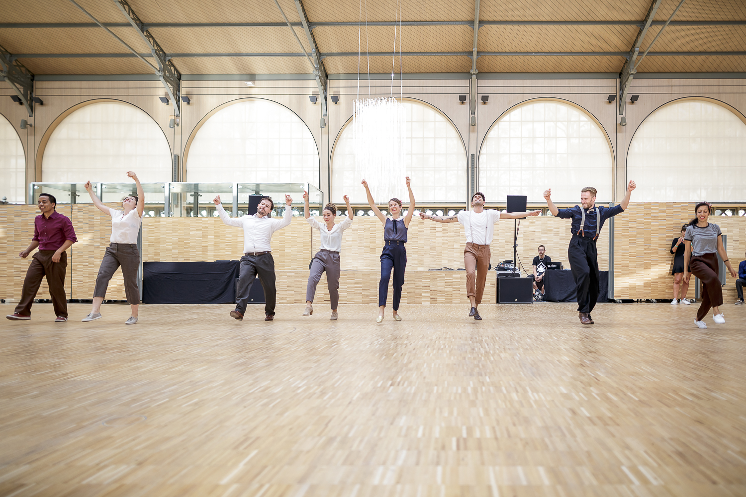  Shake That Swing au Carreau du Temple pour le Forum des associations. http://www.ebobrie.com/shake-that-swing-au-carreau-du-temple-10092016 