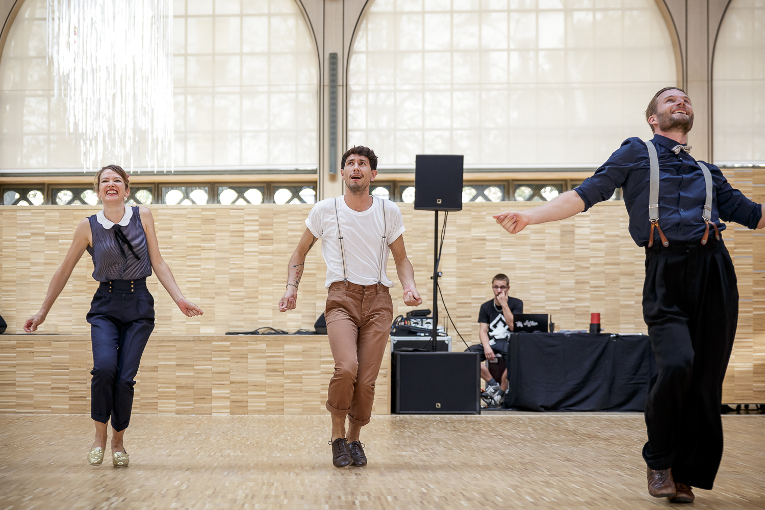  Shake That Swing au Carreau du Temple pour le Forum des associations. http://www.ebobrie.com/shake-that-swing-au-carreau-du-temple-10092016 