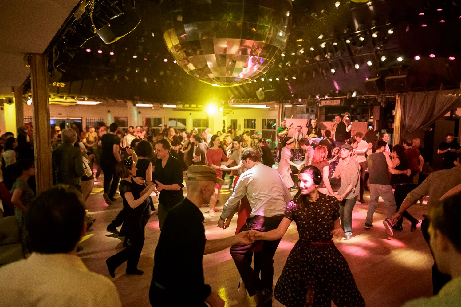 Bal Swing au Chalet du Lac avec Swing Deluxe. Photo: For Dancers Only - http://www.ebobrie.com/chalet-du-lac-22012017