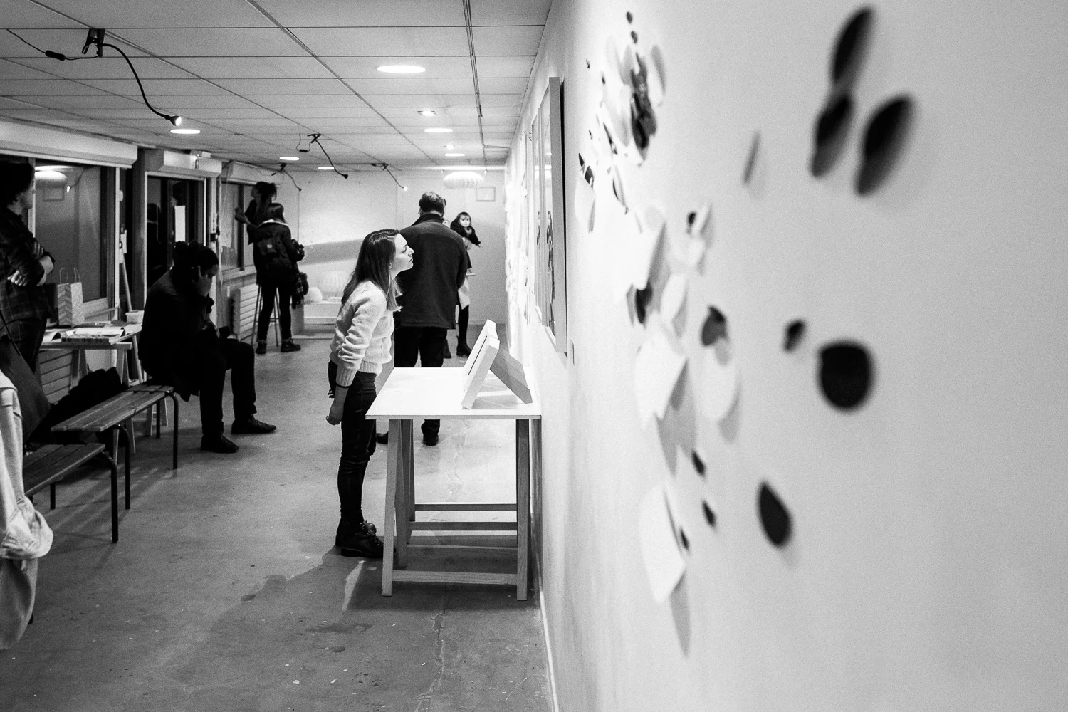 Janique Bourget - Vernissage Territoires Organiques à la galerie de l'OpenBach, Paris. Photo: Eric Bobrie / www.ebobrie.com/plastic-arts-janique-bourget-territoires-organiques