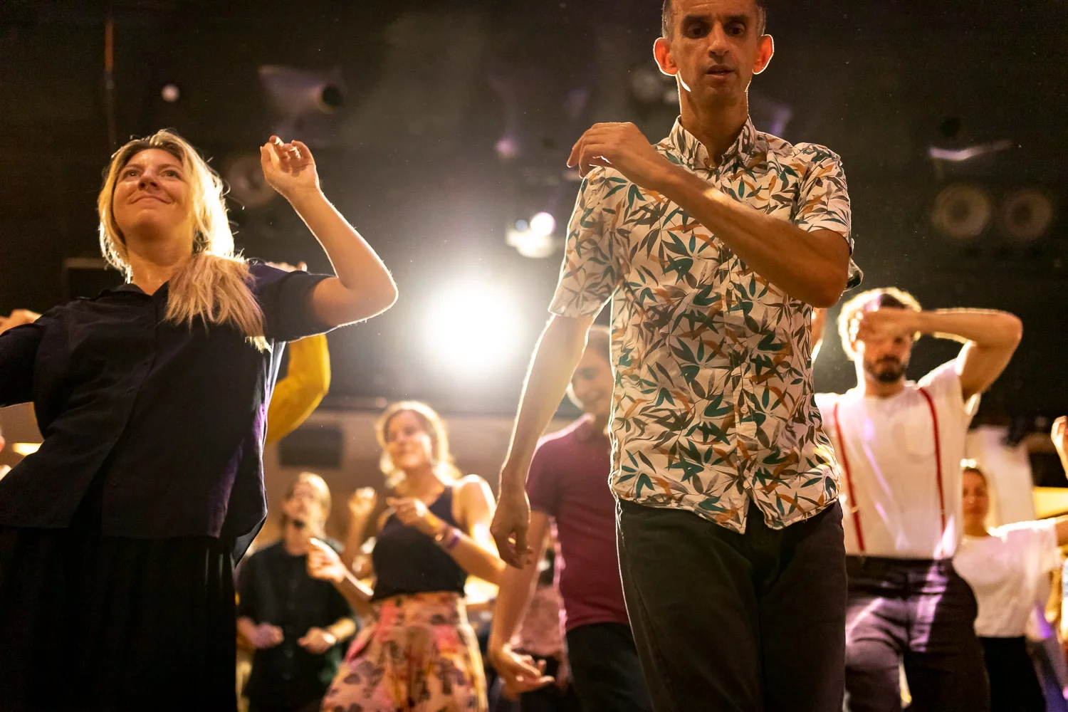 Bal de clôture du festival Wonder Follow 2018 (www.wonderfollow.shakethatswing.com) au Chalet du Lac avec Swing Deluxe.
Photo: www.fb.me/photosForDancersOnly - http://www.ebobrie.com/chalet-du-lac-edition-wonder-follow