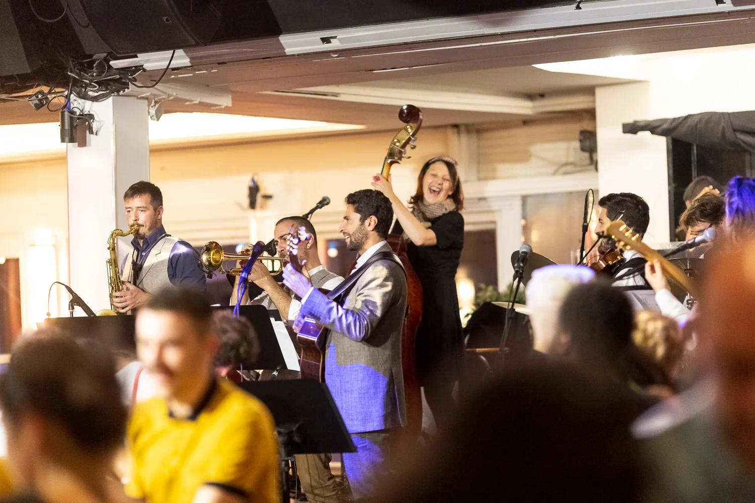 Bal de clôture du festival Wonder Follow 2018 (www.wonderfollow.shakethatswing.com) au Chalet du Lac avec Swing Deluxe.
Photo: www.fb.me/photosForDancersOnly - http://www.ebobrie.com/chalet-du-lac-edition-wonder-follow