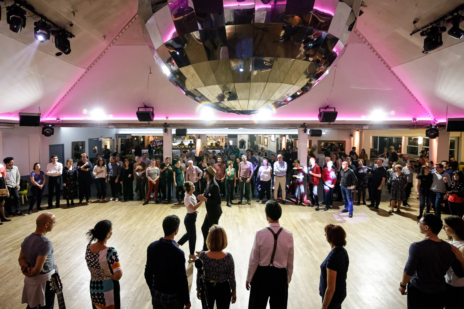 Bal Swing au Chalet du Lac avec Swing Deluxe. Photo: www.fb.me/photosForDancersOnly - http://www.ebobrie.com//chalet-du-lac-16122018