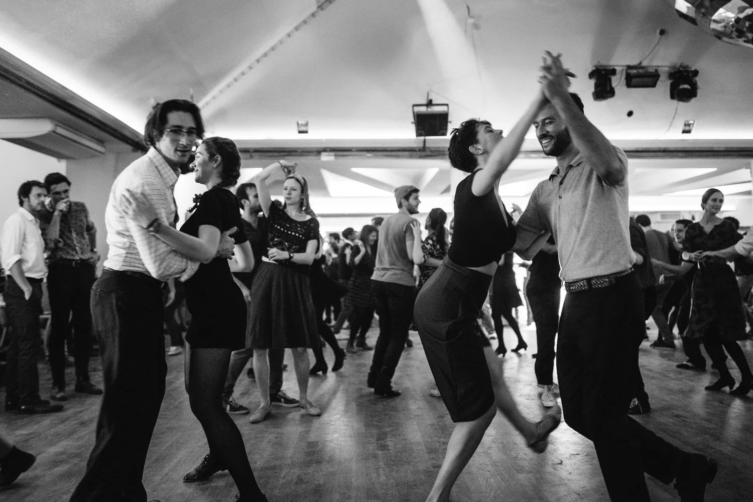 Bal Swing au Chalet du Lac avec Swing Deluxe. Photo: www.fb.me/photosForDancersOnly - http://www.ebobrie.com//chalet-du-lac-16122018