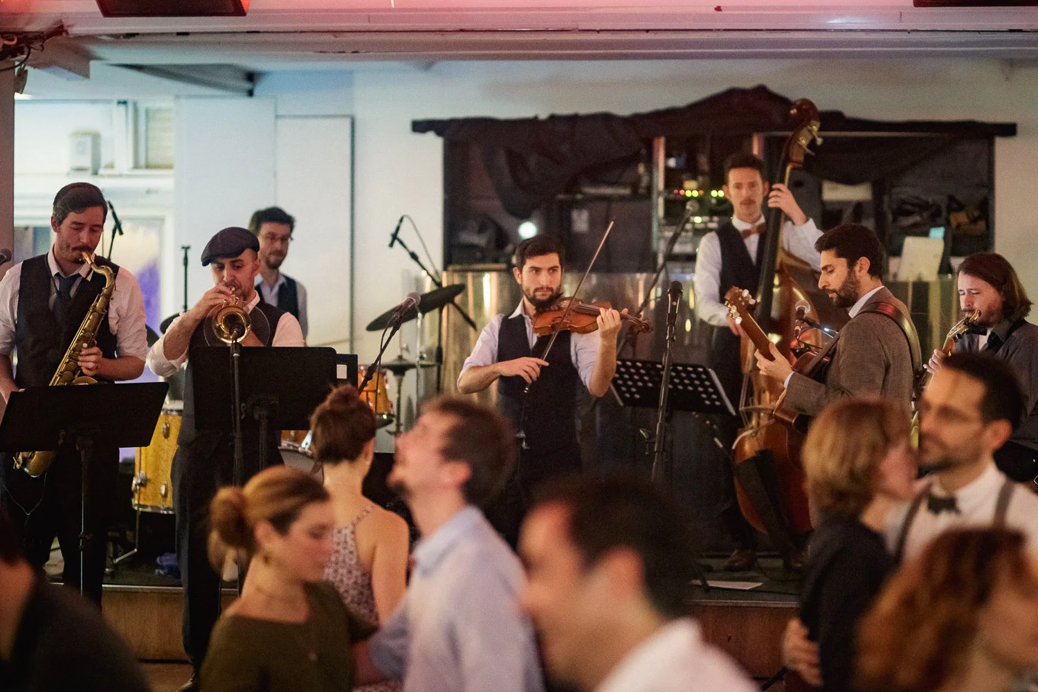 Bal Swing au Chalet du Lac avec Swing Deluxe. Photo: www.fb.me/photosForDancersOnly - http://www.ebobrie.com//chalet-du-lac-16122018