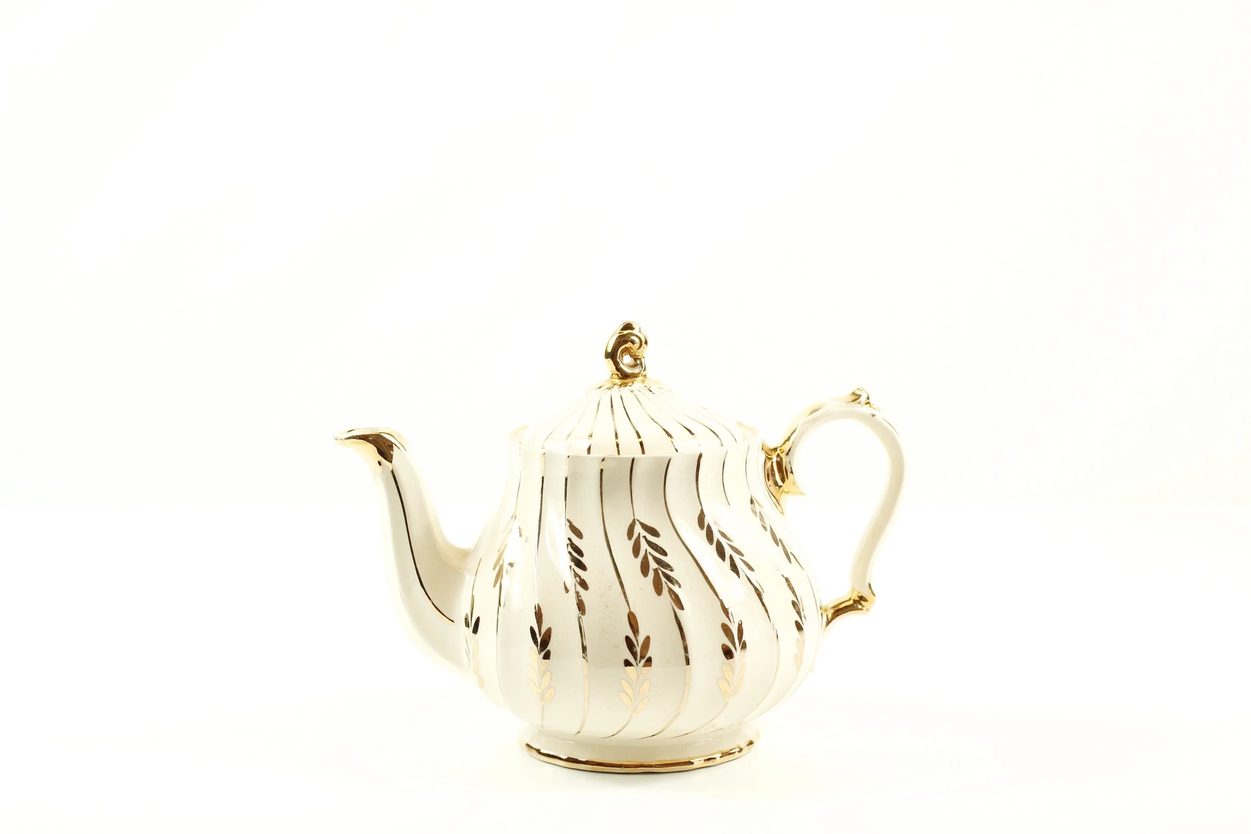 White + Gold Collection Teapot
