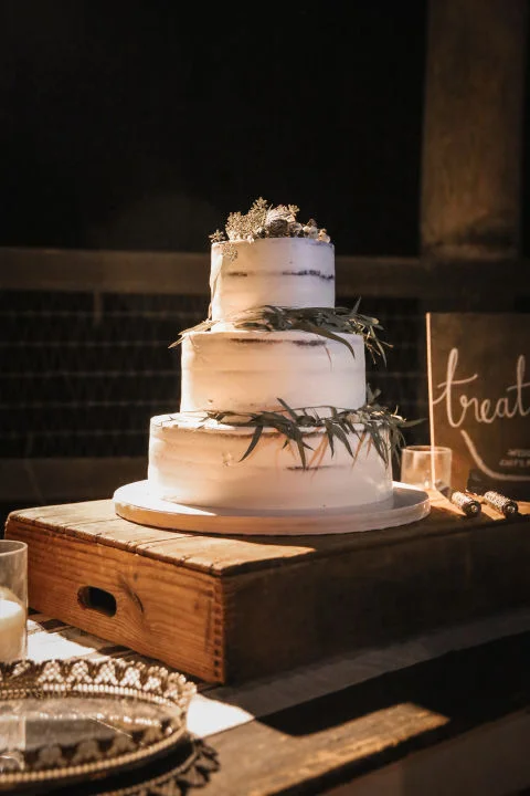 whispering-rose-ranch-wedding-cake.jpg