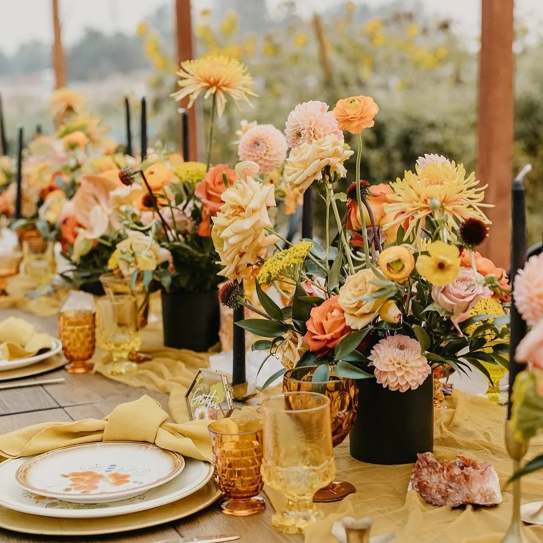 The dreamiest color palette, just in time for Fall! 🍂

Florals/Design/Coordination: Velvet Blooms (@thevelvetflorist )
Venue: Tuxedo Barn at Roblar Farms (@roblarfarm )
Photography: Albany Katz (@albanykatz)
Videography: Jeremy Foster Films (@jeremy