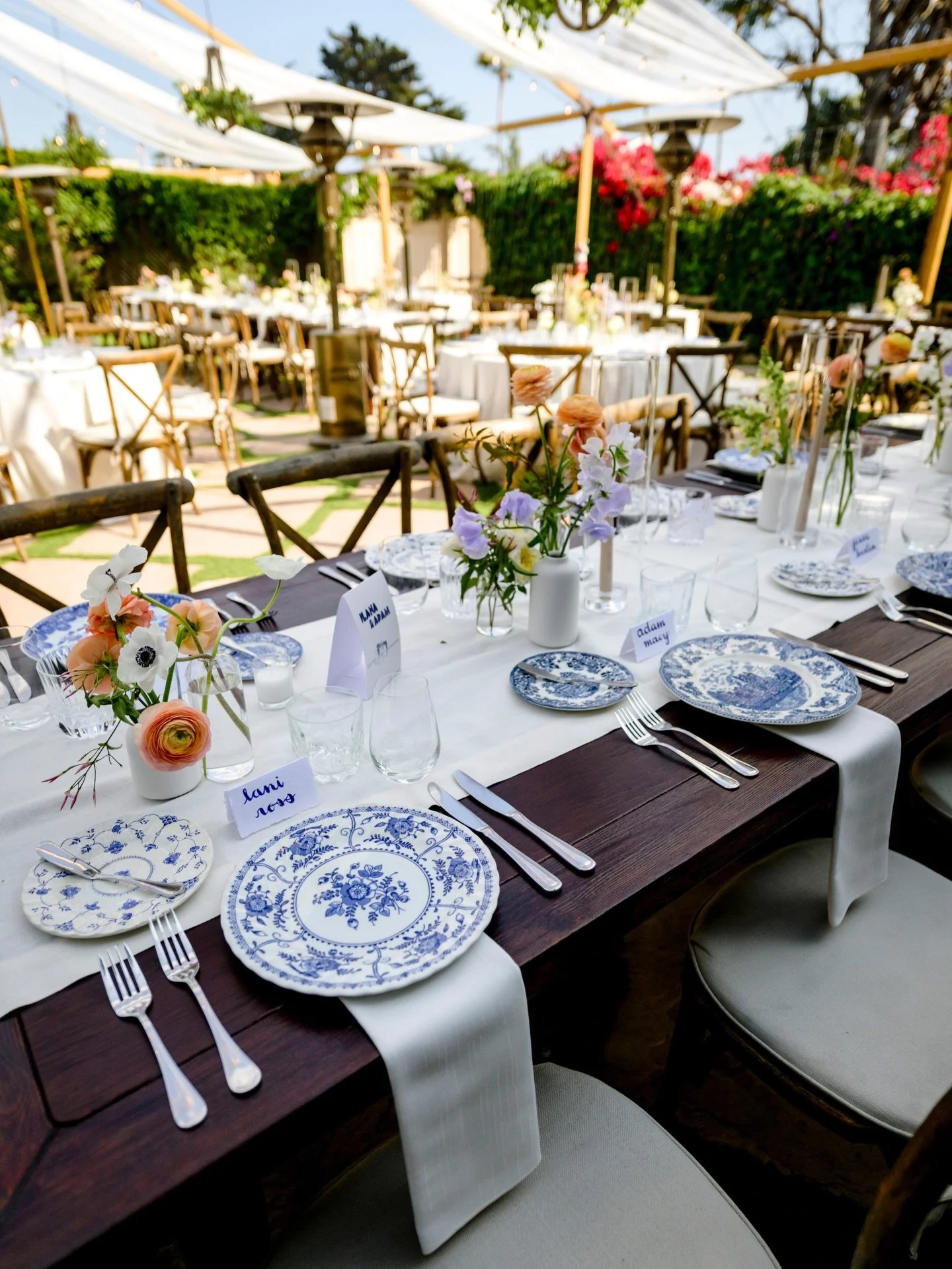 For the bride who refuses to do &ldquo;basic.&rdquo; 🤚 Our collected vintage china adds that storied feel to your tabletop that a standard rental just can&rsquo;t touch. Skip the matchy-matchy, embrace the whimsical. 🌷

Bride - @lanadelross 
Beauty