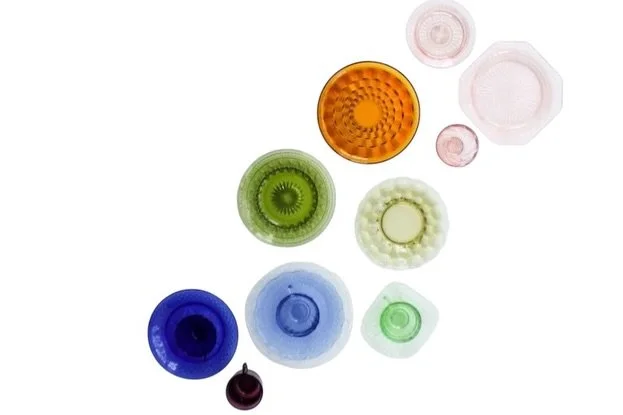 Following the rainbow straight to your tablescape. 🌈🍀

#vintagetableware #coloredglassware #vintageglass #mixandmatch #tablescapestyling