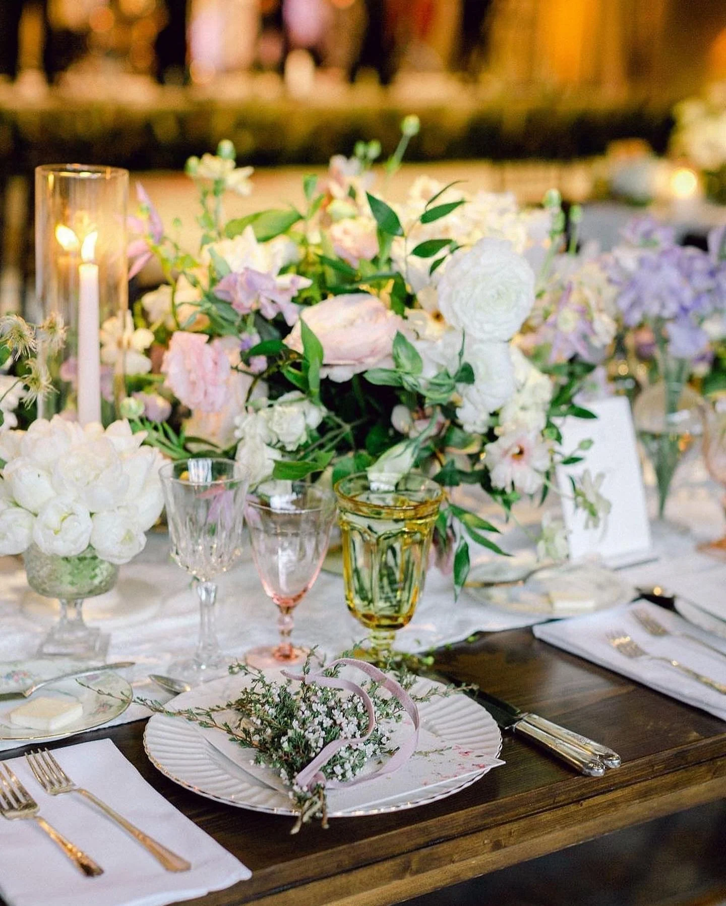 Spring ready! 

Love the cheer and freshness that our yellow goblet bring to a table! 

Photography: @michellebeller 
Planning: @cassandrabetteevents 
Venue: @ojaivalleyinn 
Florals: @gillyflowersla

#SpringWedding
#SpringBride
#SpringInBloom
#Bloomi