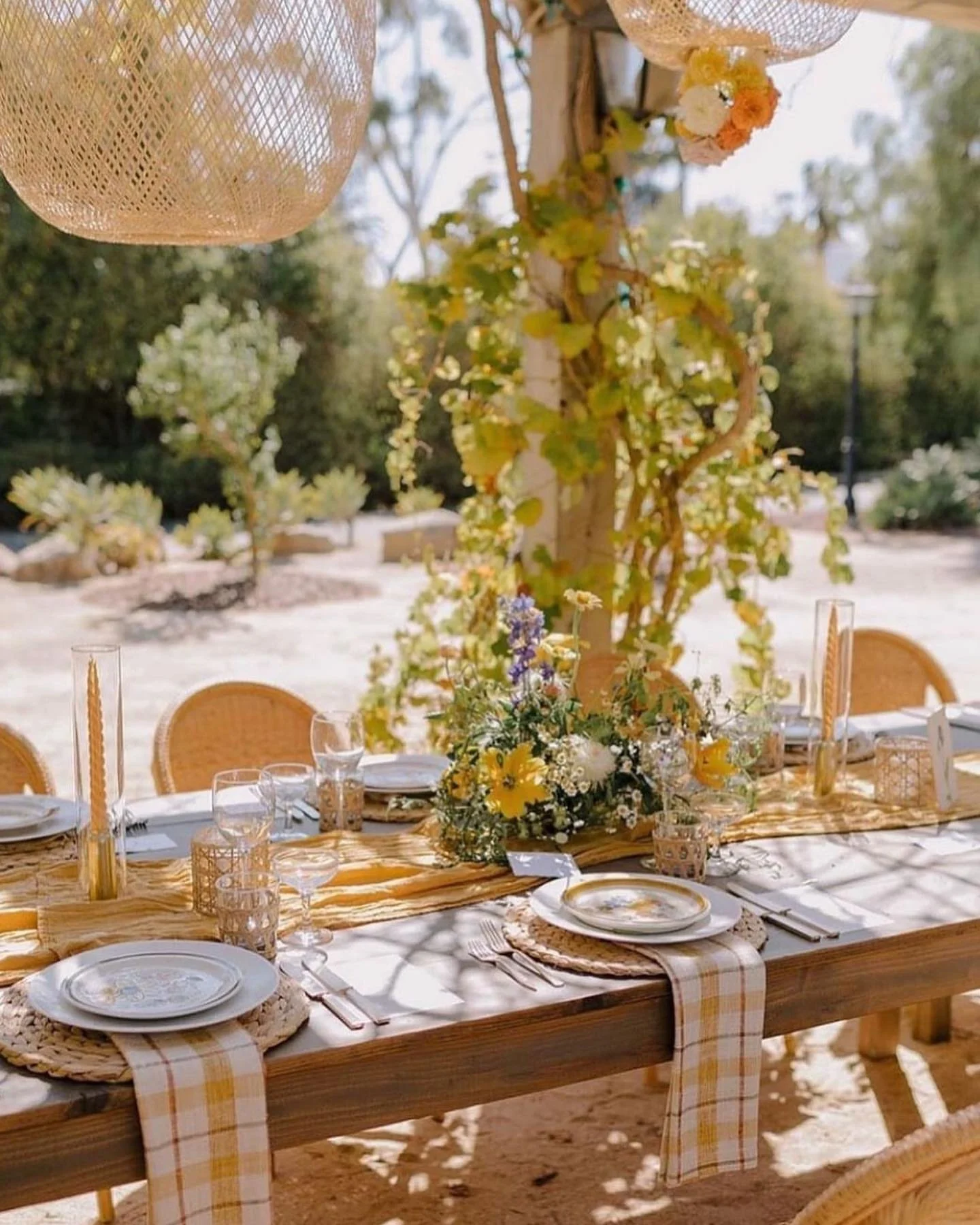 First day of spring, and suddenly everything feels a little softer, a little slower, a little more intentional 🌼

Layered textures, vintage florals, and that golden-hour glow we&rsquo;ve been waiting for&mdash;this is your sign to host the brunch, s