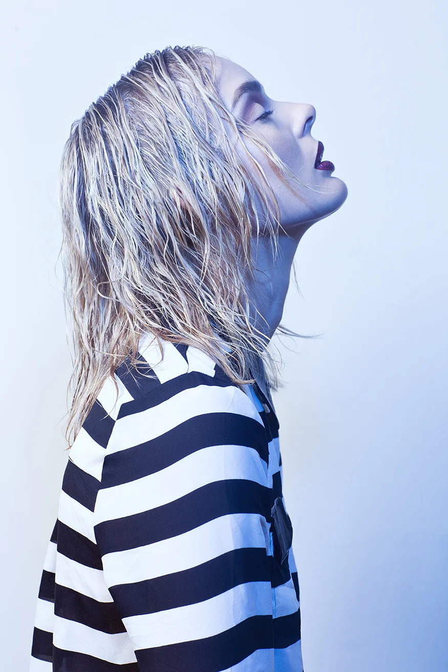 Lucy_WetHair_12.jpg