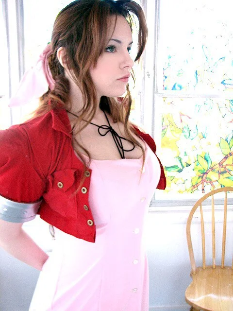 Cosplay Girl Of The Week #37 (Aerith)