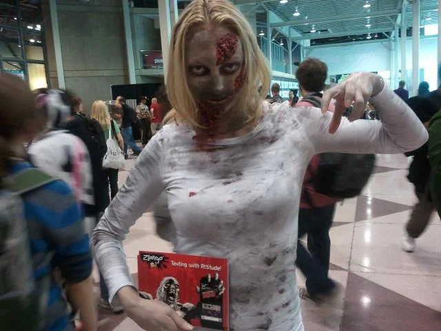 Cosplay Girl Of The Week #91 (Zombie Girl)