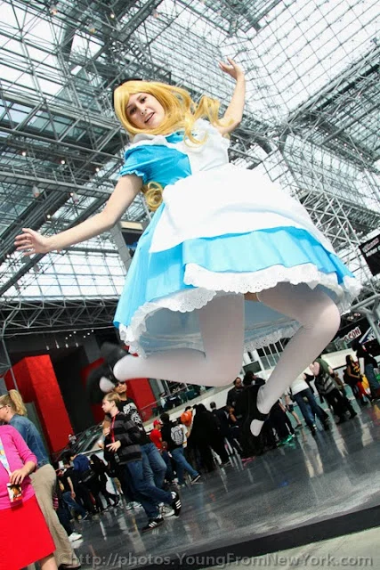 Cosplay Girl of The Week #107 (Alice in Wonderland)