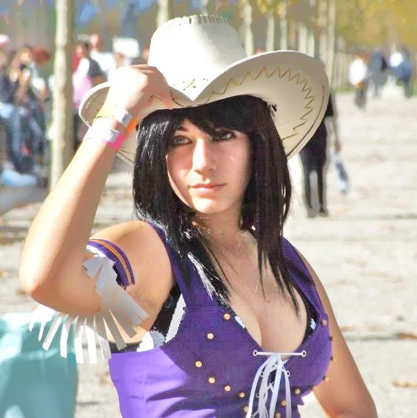 Cosplay Girl Of The Week #104 (Nico Robin)