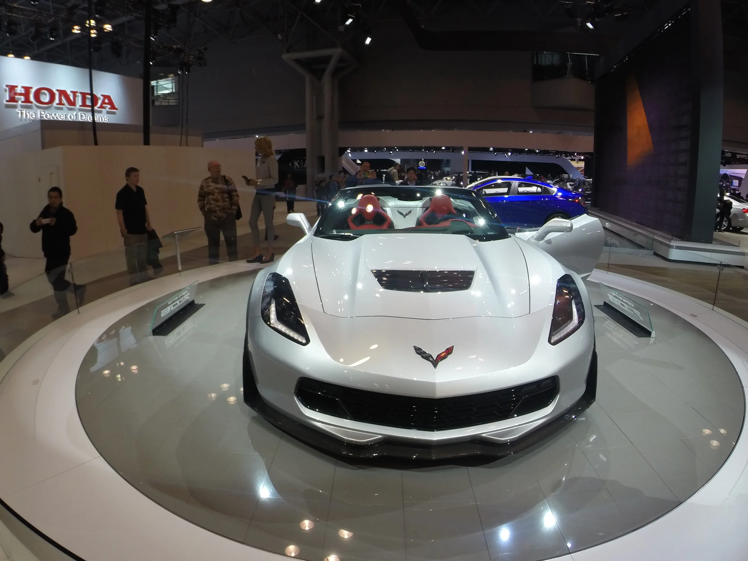 Pictures From New York International Autoshow 2015