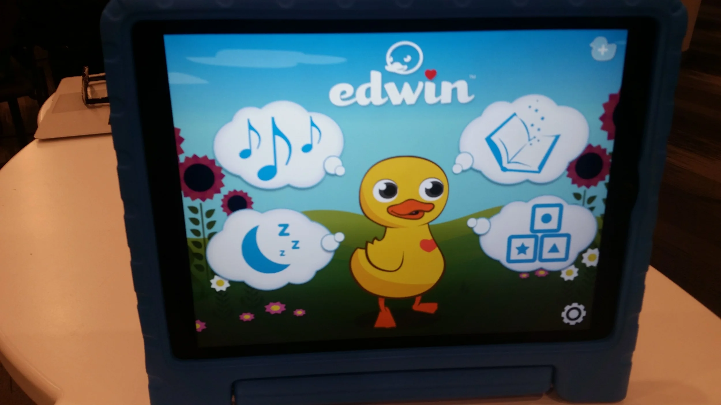 Meet Edwin The Duck (New York Toy Fair 2016)